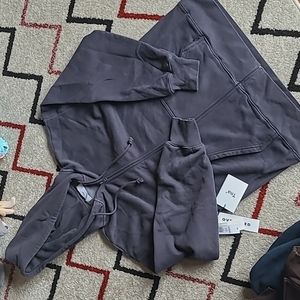 Aritzia oversized cozyAF zipup